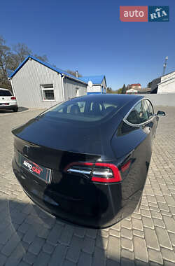 Седан Tesla Model 3 2020 в 