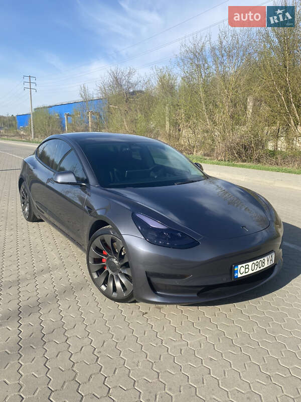 Седан Tesla Model 3 2022 в 