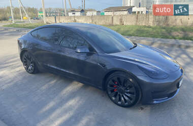 Седан Tesla Model 3 2022 в 