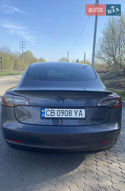 Седан Tesla Model 3 2022 в 