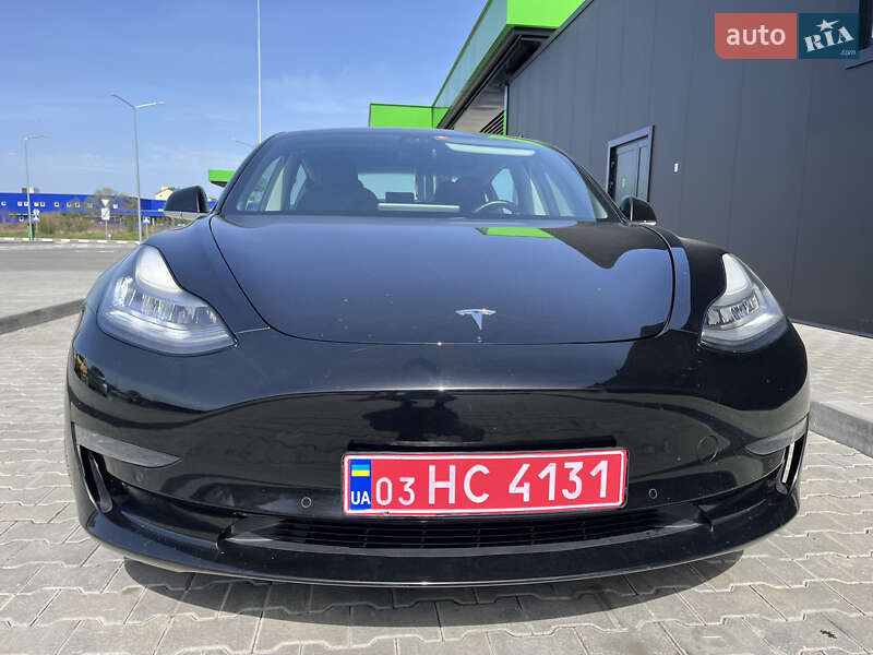 Седан Tesla Model 3 2019 в Стрые