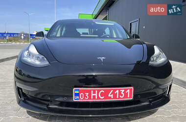 Седан Tesla Model 3 2019 в 