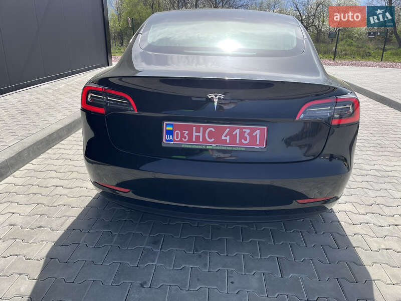 Седан Tesla Model 3 2019 в Стрые