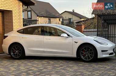 Седан Tesla Model 3 2020 в 