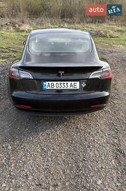 Седан Tesla Model 3 2022 в 