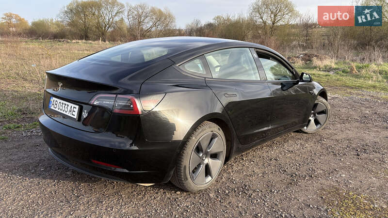Седан Tesla Model 3 2022 в Виннице