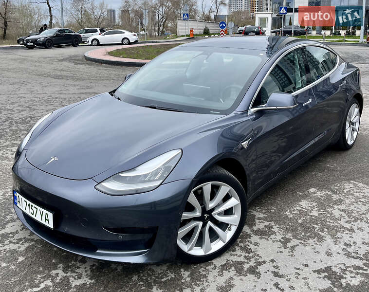 Седан Tesla Model 3 2019 в 