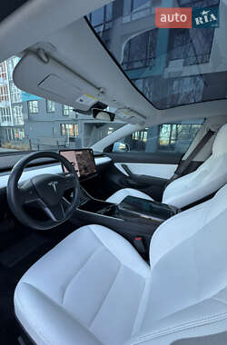 Седан Tesla Model 3 2018 в 