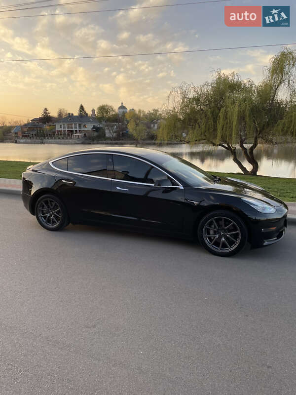 Седан Tesla Model 3 2019 в Білій Церкві