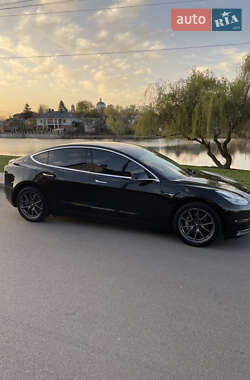Седан Tesla Model 3 2019 в 