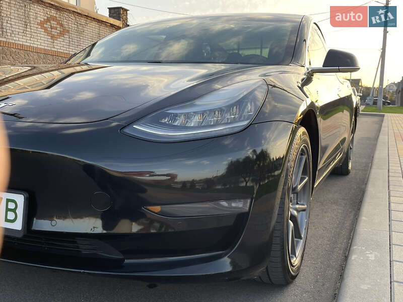 Седан Tesla Model 3 2019 в Білій Церкві