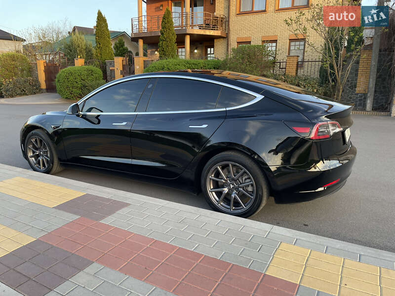 Седан Tesla Model 3 2019 в Білій Церкві