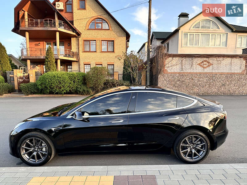 Седан Tesla Model 3 2019 в Білій Церкві