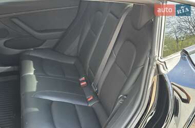 Седан Tesla Model 3 2023 в 