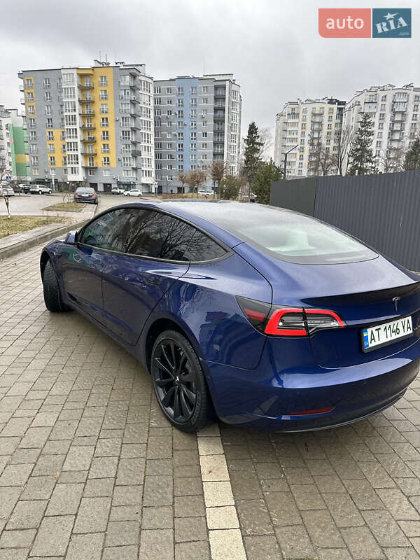 Седан Tesla Model 3 2018 в Тлумаче