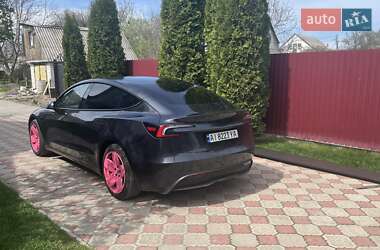 Седан Tesla Model 3 2024 в 