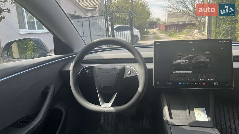 Седан Tesla Model 3 2024 в Києві