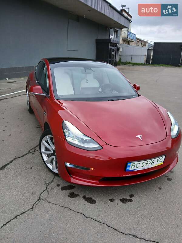 Tesla Model 3 2019