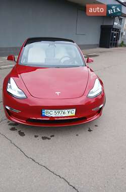 Седан Tesla Model 3 2019 в Львові