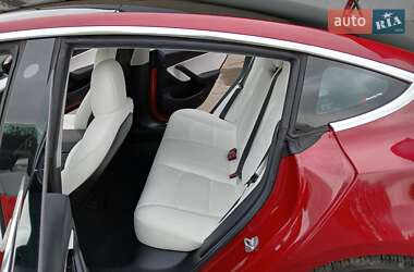Седан Tesla Model 3 2019 в Львові