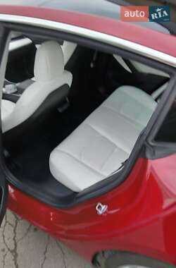 Седан Tesla Model 3 2019 в Львові