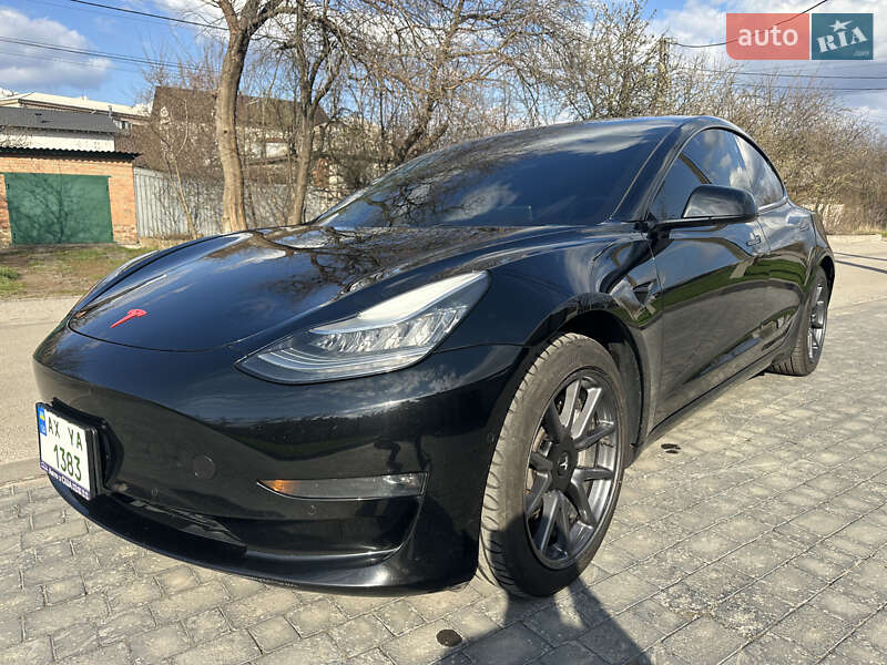 Седан Tesla Model 3 2018 в Харькове