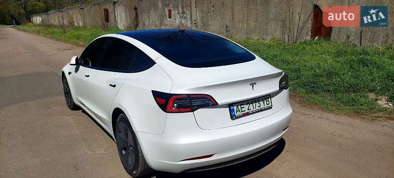 Седан Tesla Model 3 2022 в Днепре