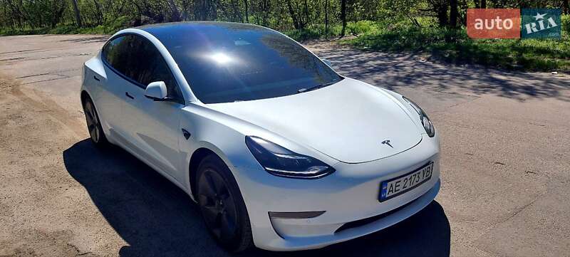 Седан Tesla Model 3 2022 в Днепре