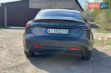 Седан Tesla Model 3 2024 в 