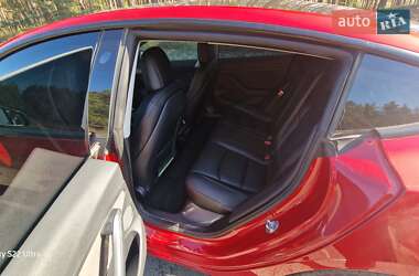 Седан Tesla Model 3 2022 в 