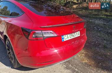 Седан Tesla Model 3 2022 в 