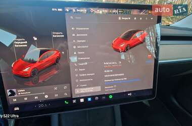 Седан Tesla Model 3 2022 в 
