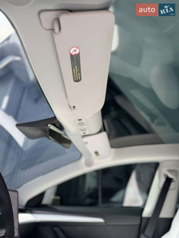 Седан Tesla Model 3 2022 в Киеве