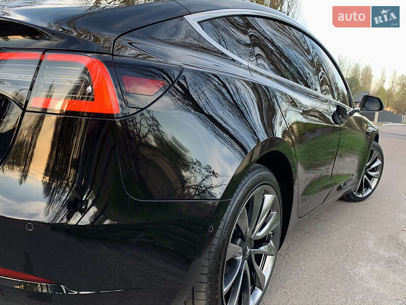 Седан Tesla Model 3 2019 в Ірпені