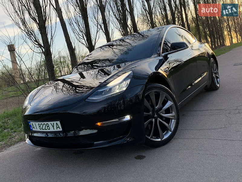 Седан Tesla Model 3 2019 в Ірпені