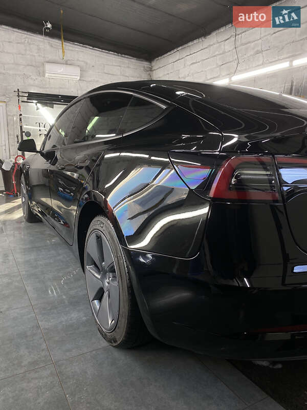 Седан Tesla Model 3 2023 в Тальном