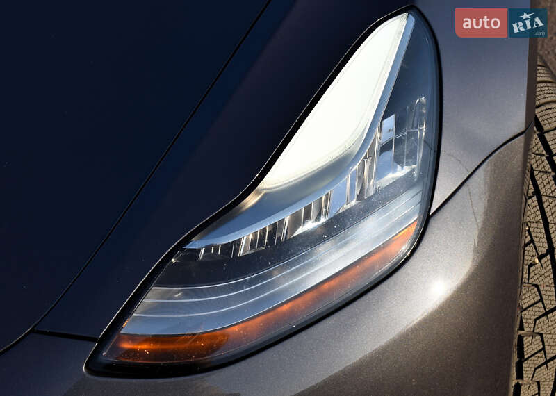 Седан Tesla Model 3 2018 в Дрогобыче