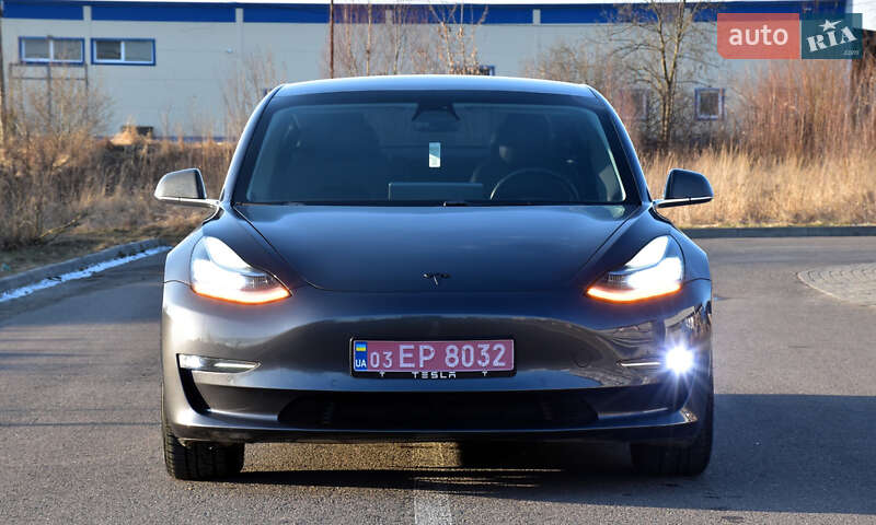 Седан Tesla Model 3 2018 в Дрогобыче