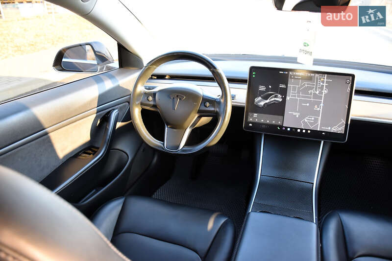 Седан Tesla Model 3 2018 в Дрогобыче