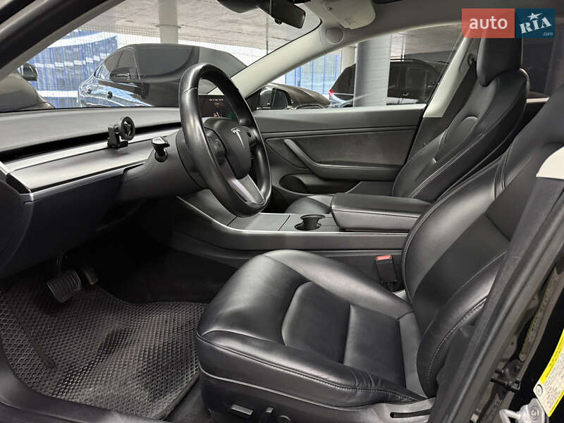Седан Tesla Model 3 2018 в Одессе