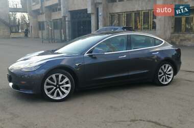 Седан Tesla Model 3 2019 в 