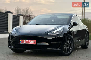 Седан Tesla Model 3 2019 в 