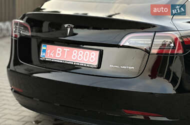 Седан Tesla Model 3 2019 в 