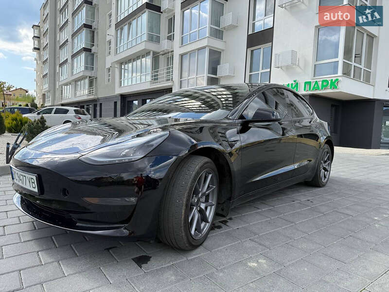 Седан Tesla Model 3 2023 в Трускавце