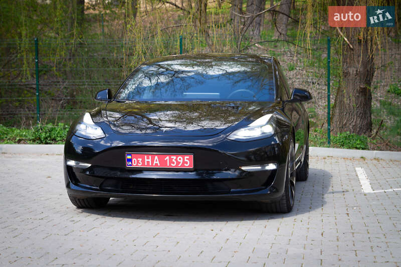 Седан Tesla Model 3 2021 в Тернополе