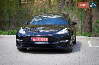 Седан Tesla Model 3 2021 в 