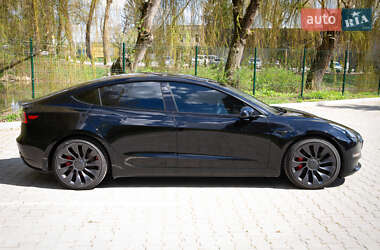 Седан Tesla Model 3 2021 в 