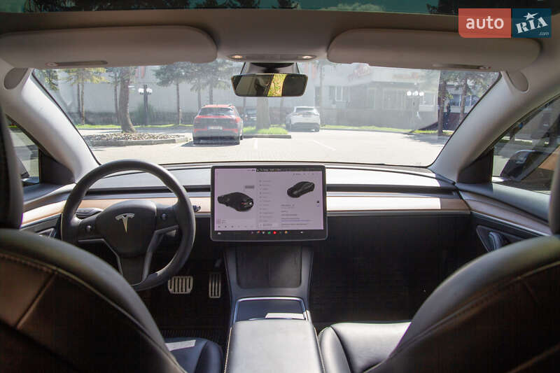 Седан Tesla Model 3 2021 в Тернополе