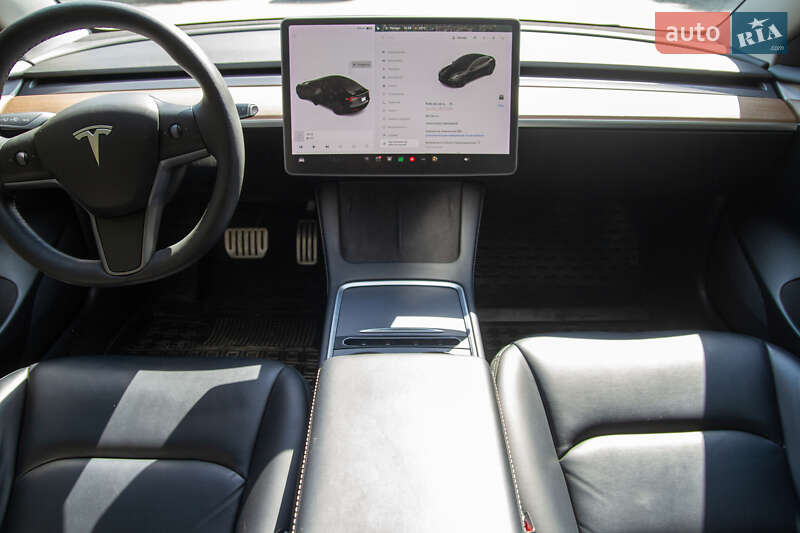 Седан Tesla Model 3 2021 в Тернополе