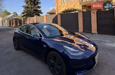 Седан Tesla Model 3 2019 в Киеве
